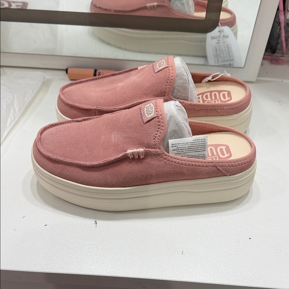 Hey Dude Women's Pink Austin lift shoes! - Picture 3 of 8